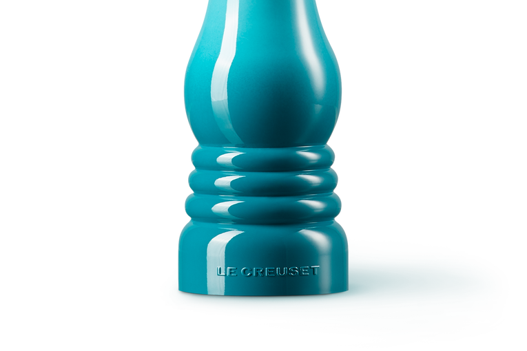 Le creuset salt and pepper hot sale