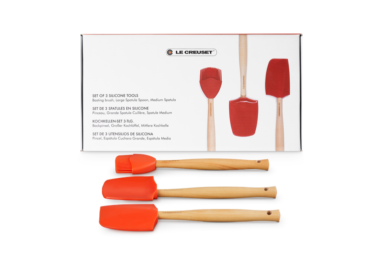 Le creuset store utensil set
