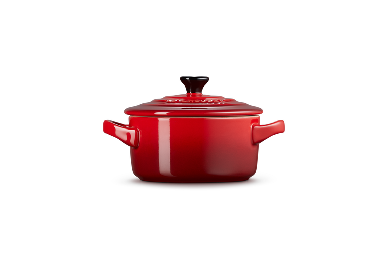 Stoneware casserole deals