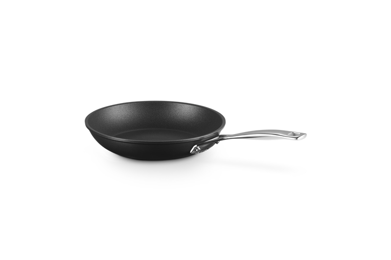Le creuset non top stick frying pan