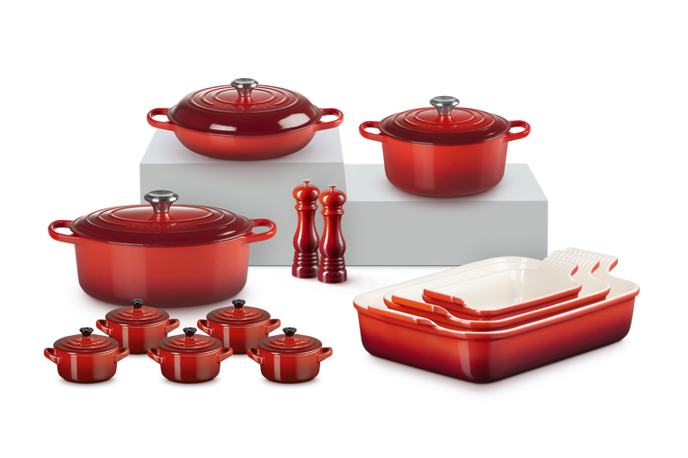 Le creuset hotsell cookware set