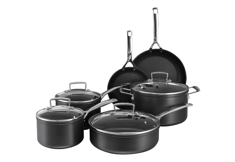 Le creuset sale pan set