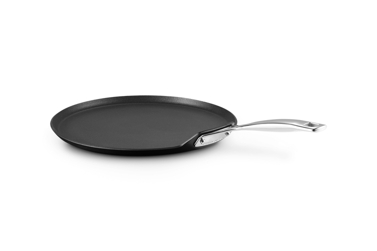 Crepe pan le creuset deals