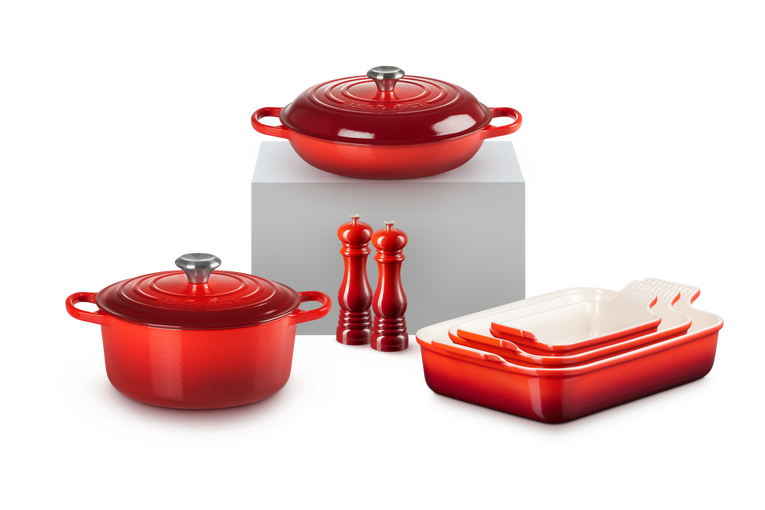 Le creuset deals cookware set