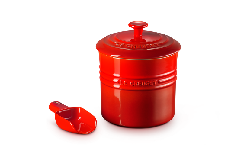 Le creuset pet food container 2025