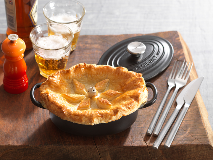 Le creuset pie shop