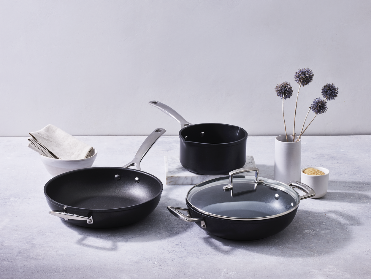 Le creuset cheap non stick