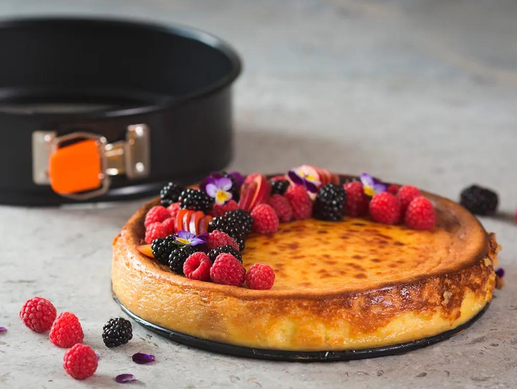 Burnt Cheesecake with Cinnamon, Vanilla, and Autumn Fruits